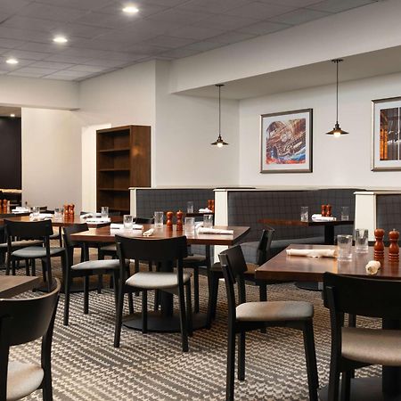 Hotel Doubletree By Hilton Pittsburgh Airport Moon Township Esterno foto