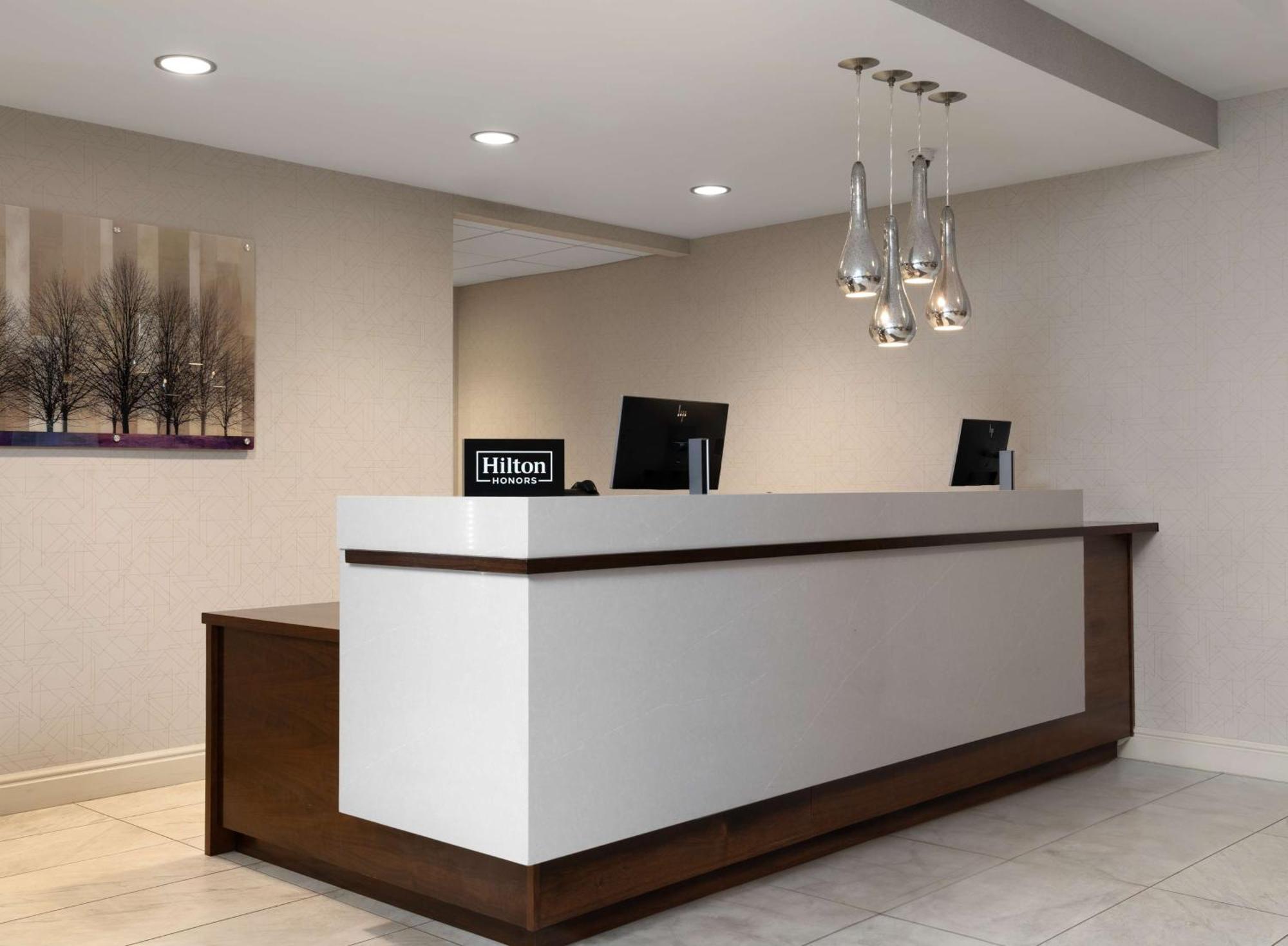Hotel Doubletree By Hilton Pittsburgh Airport Moon Township Esterno foto