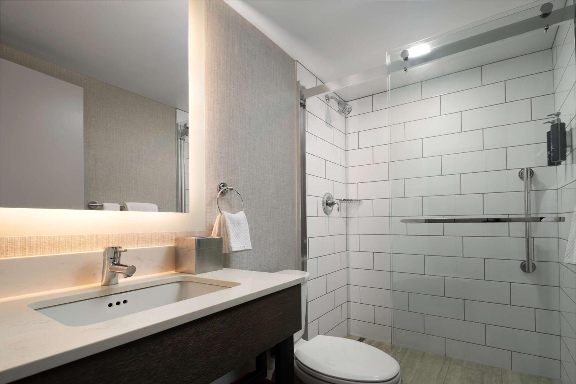 Hotel Doubletree By Hilton Pittsburgh Airport Moon Township Esterno foto